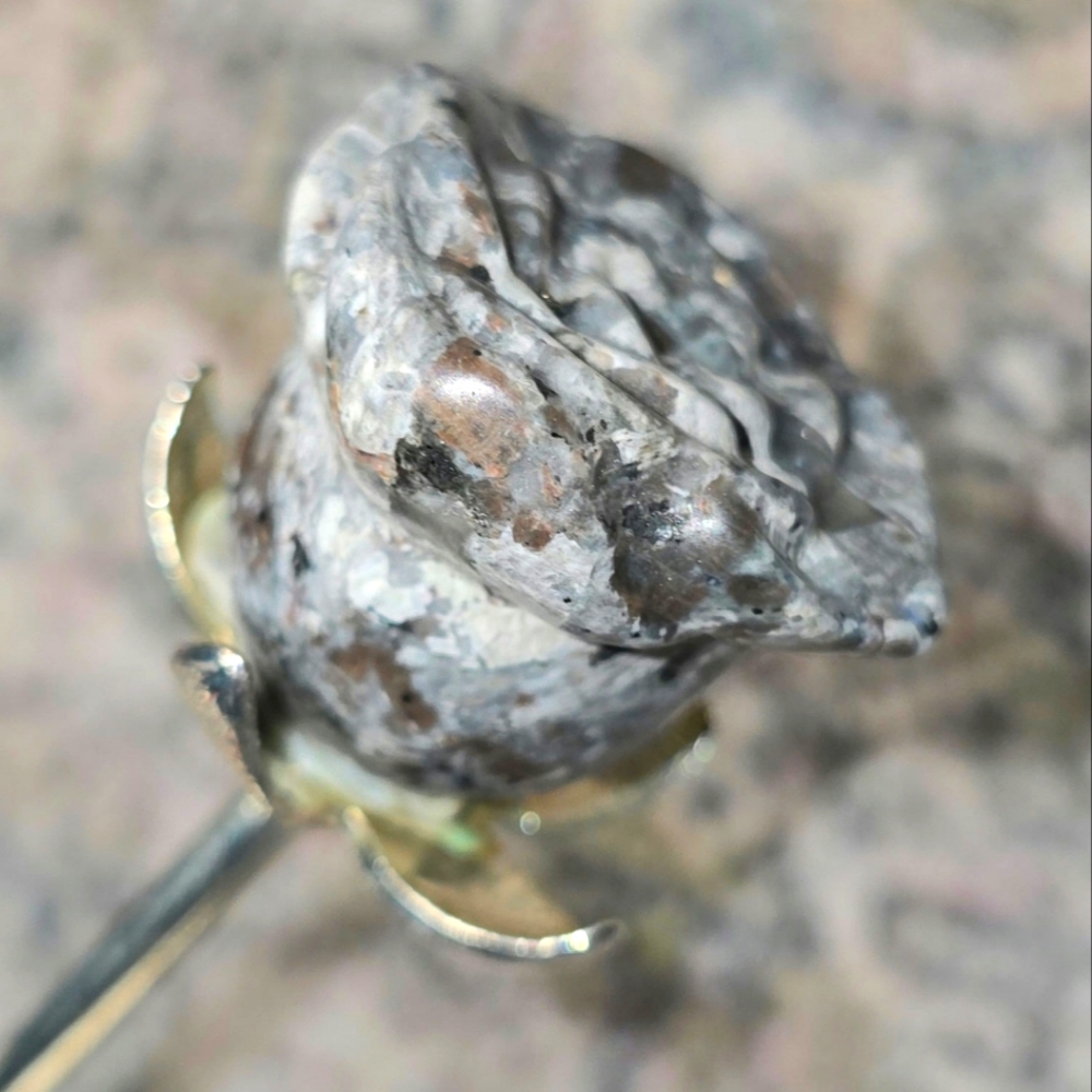 🌹 Natural Yooperlite Rose Carving with Silver colored Metal Stem